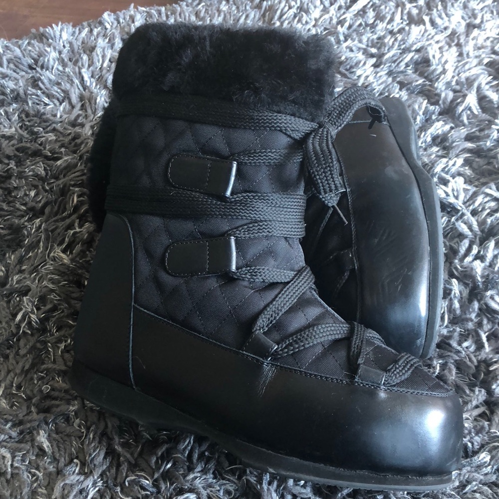 Authentic Chanel Moon Boots - Picture 4 of 6